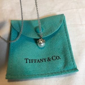 Tiffany & co. Rare heart capped pearl necklace